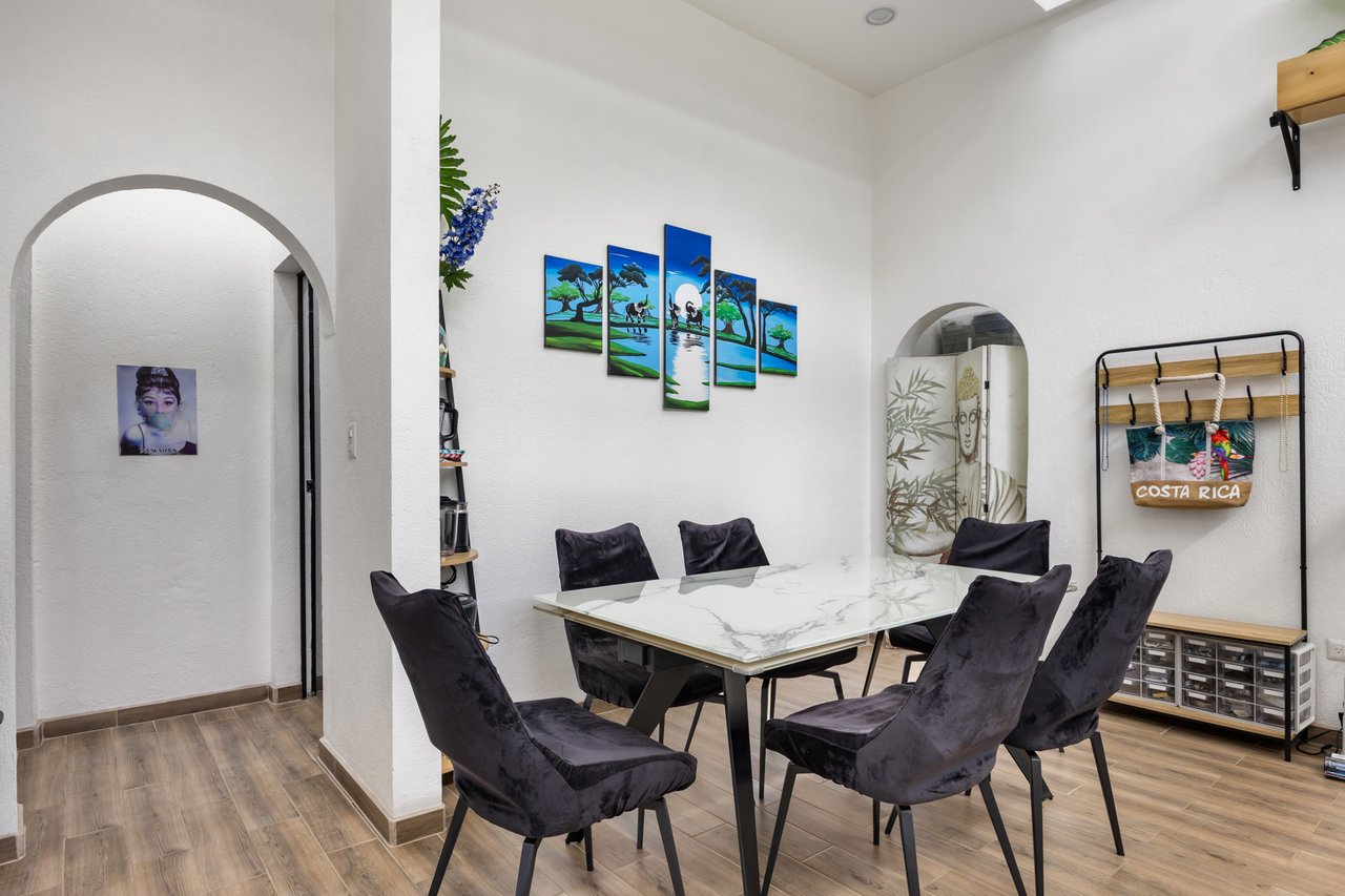 Casa Brillante & Casita Cinco Playas | Modern Home with Guest Casita, Pool & Mountain Views in Huacas