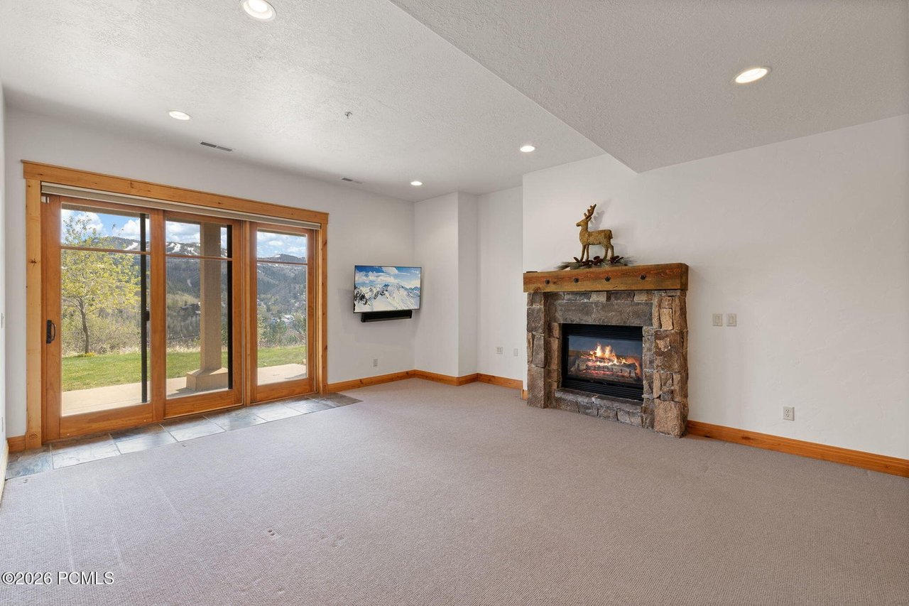 1215 Silver Oak Court 4