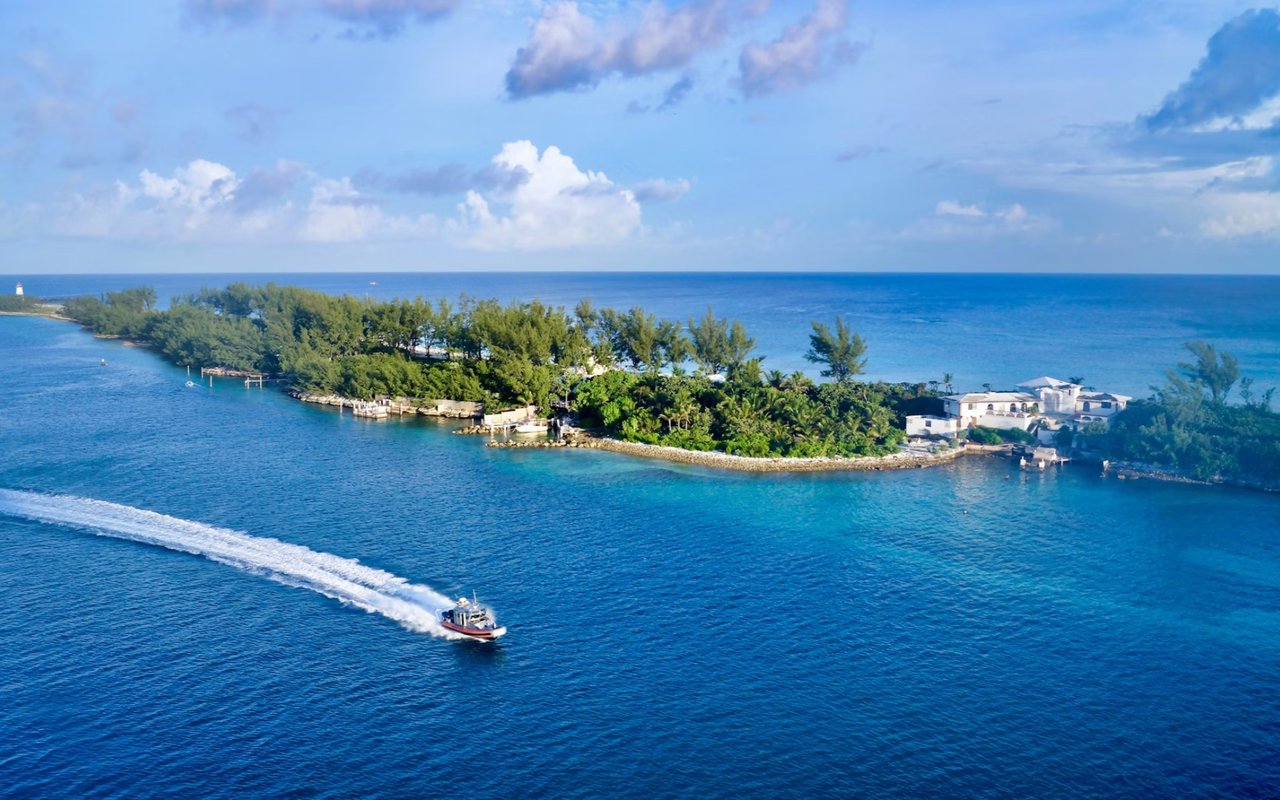 Inside the Lifestyle of Lyford Cay’s Elite Residents