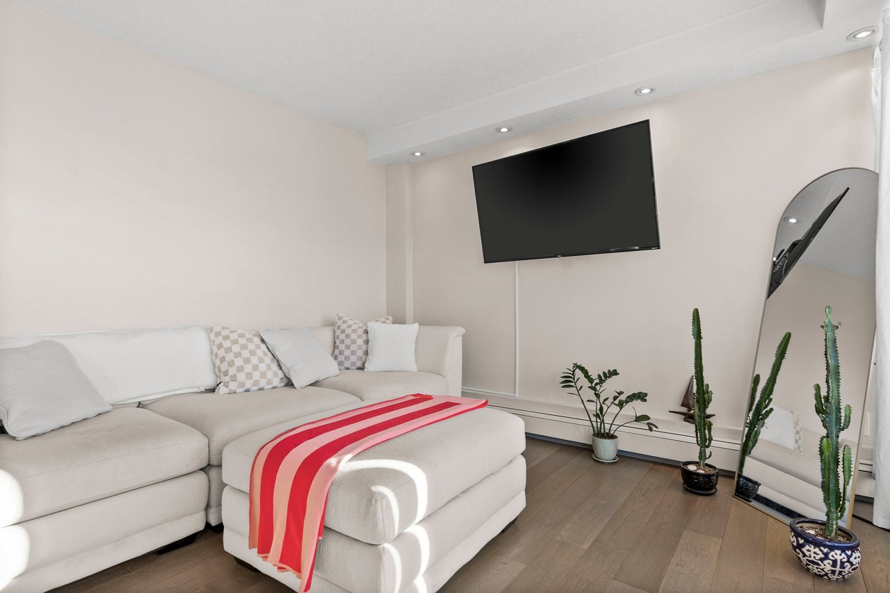 806 9A Street NW Unit: 7