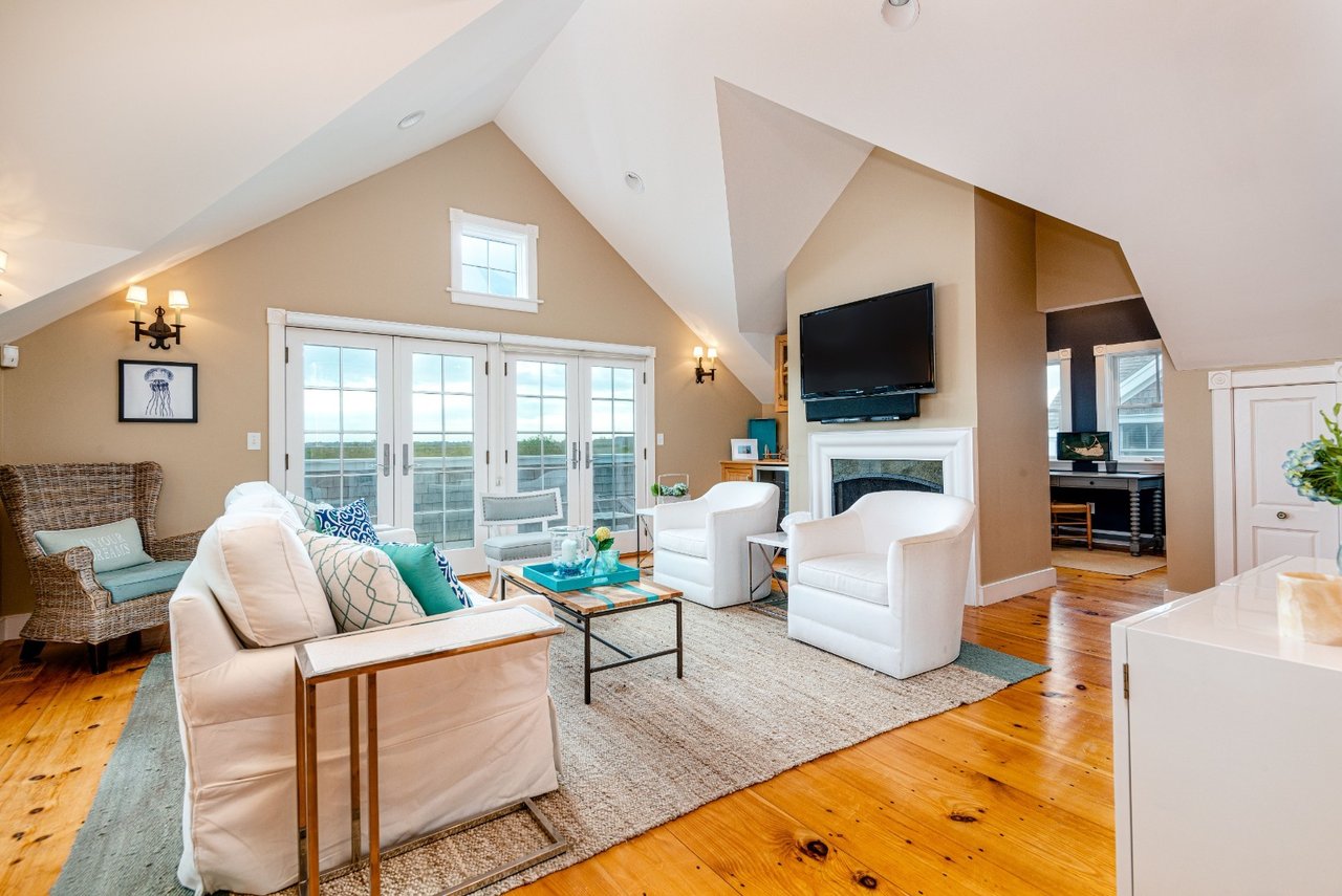 24 Cannonbury Ln