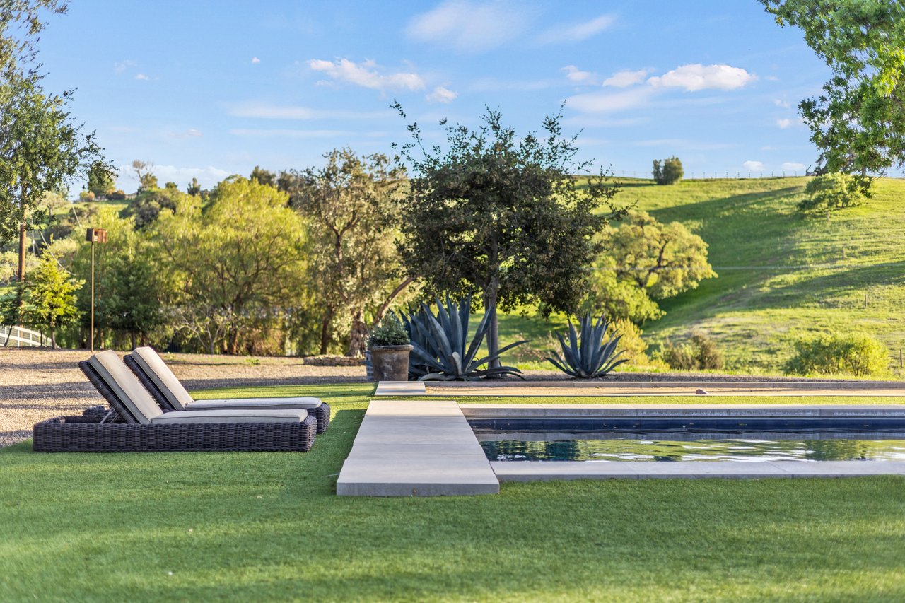 CONTEMPORARY HACIENDA with Privacy, Views, and Quality Craftsmanship