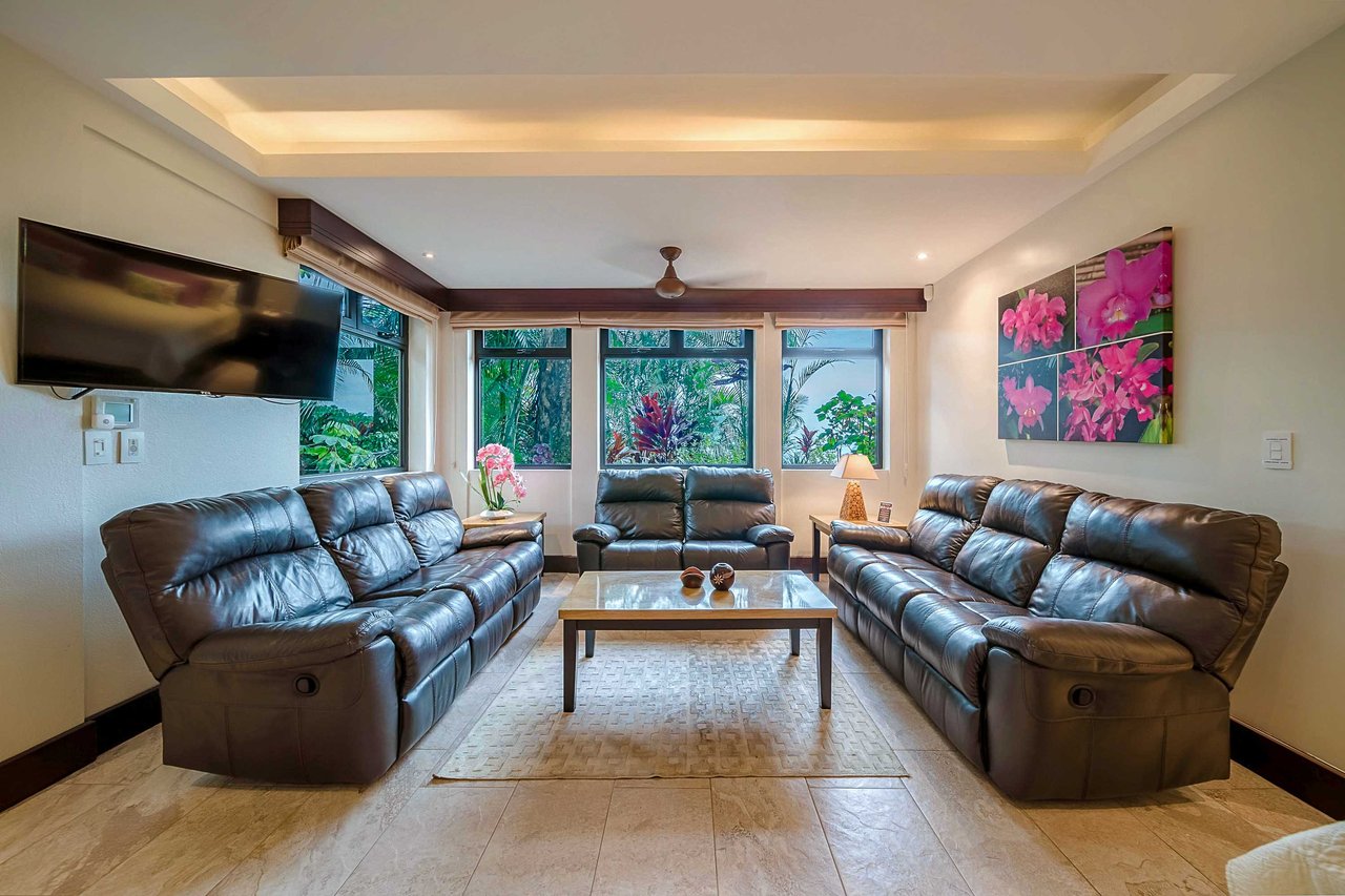 Walk to beach Vista Hermosa Estate Lucrative Contemporary Estate