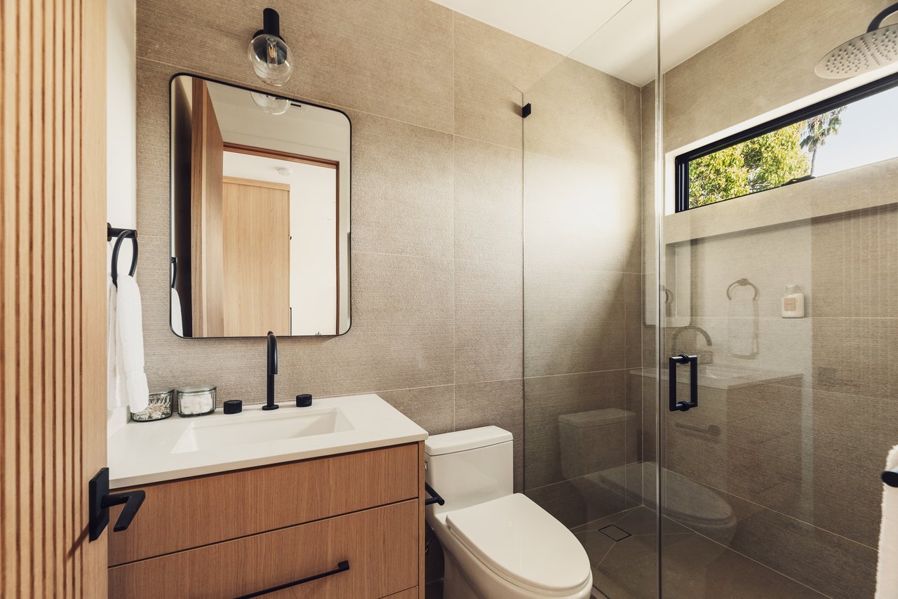 2115 Walnut Ave, Venice