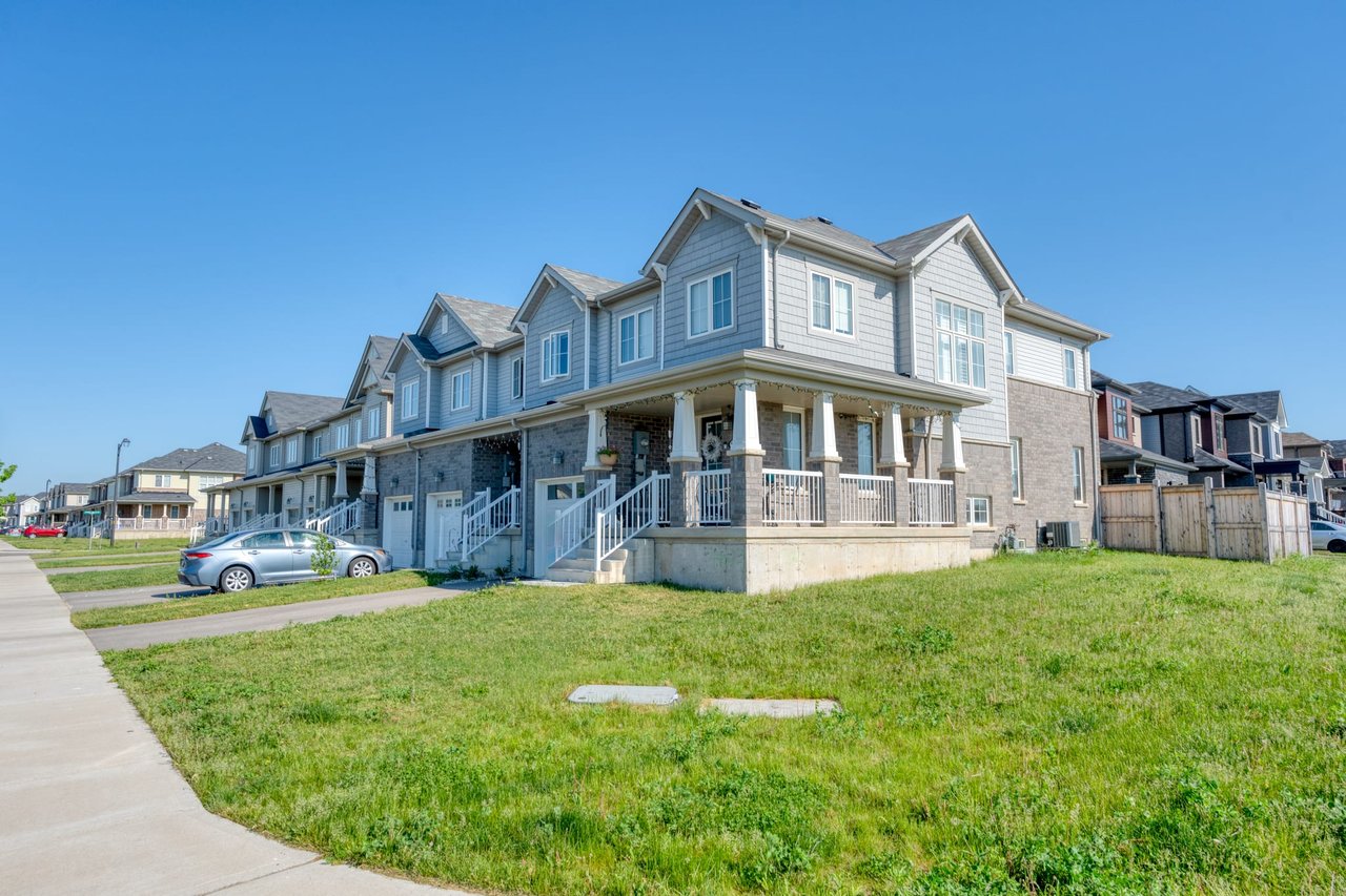 144 Maclachlan Ave