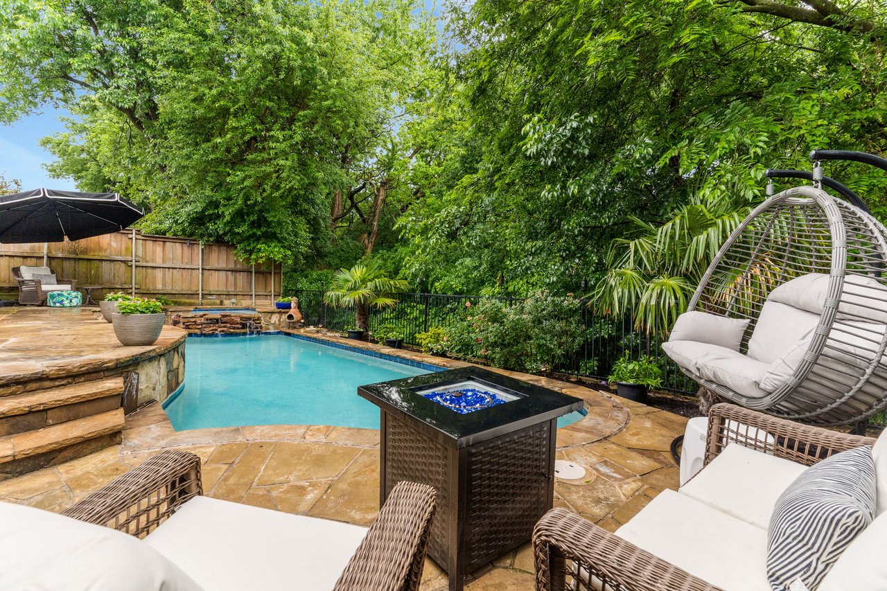 5604 Turtle Way
