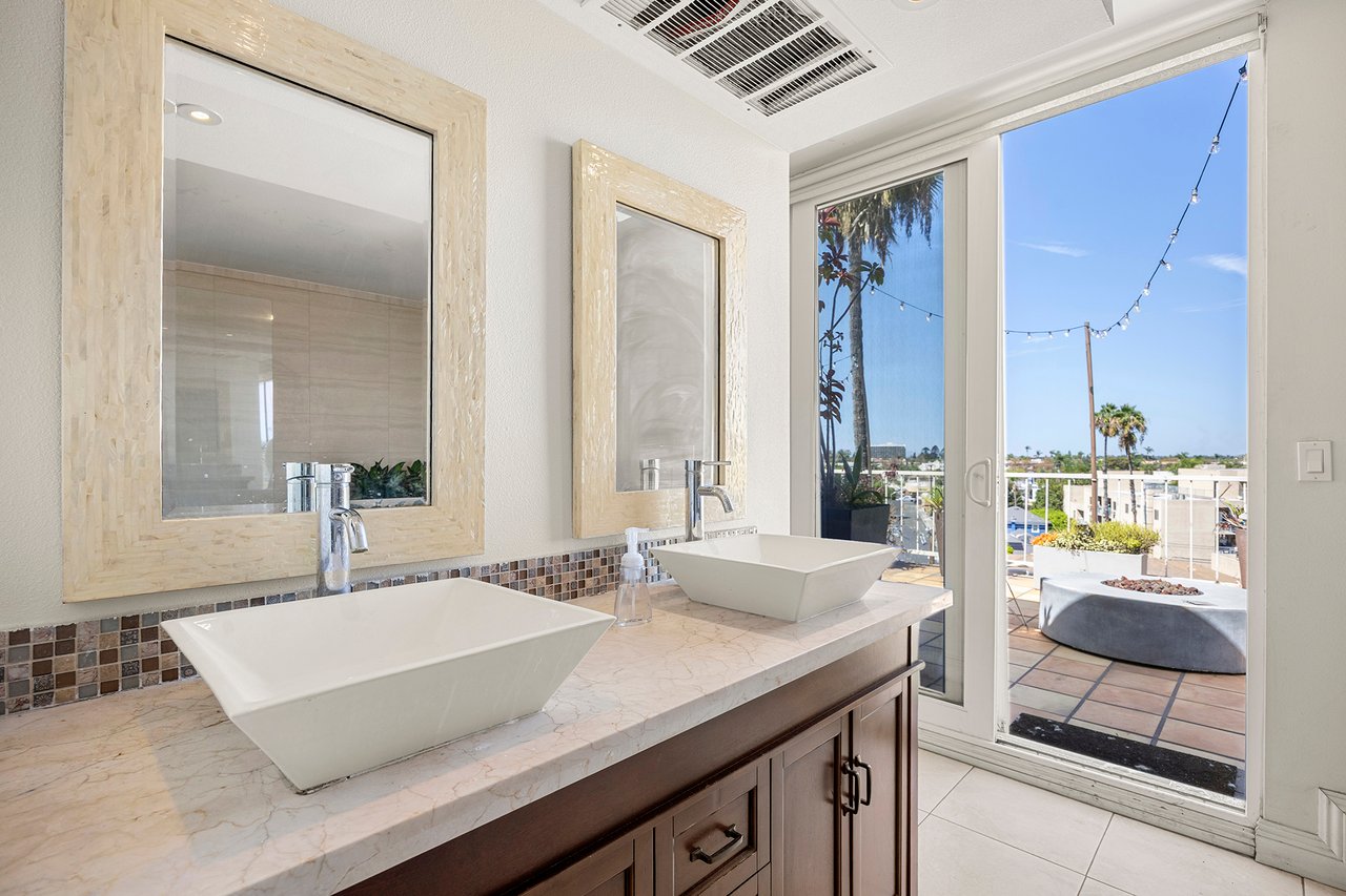 MIDCENTURY MODERN PENTHOUSE WEST for Sale in Santa Ana
