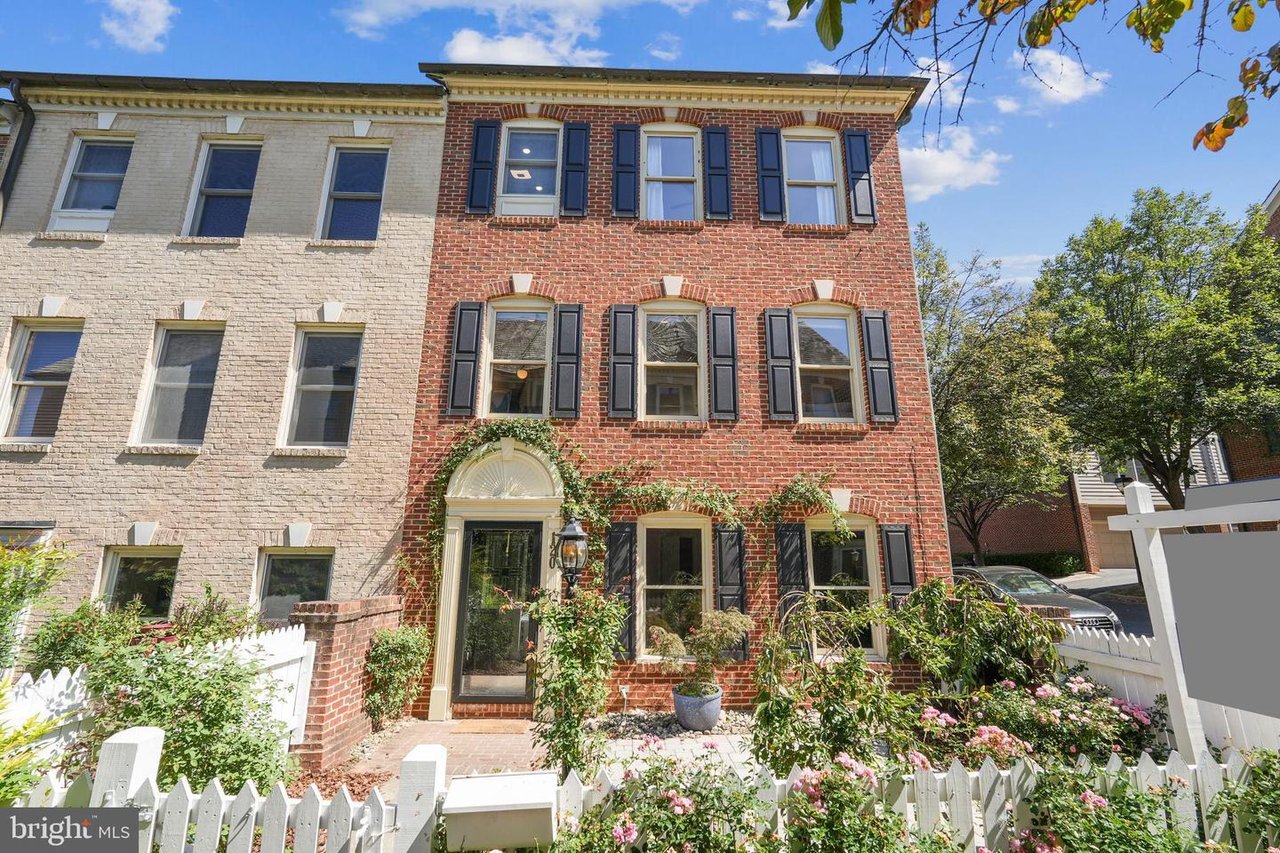 120 Ridgepoint Place