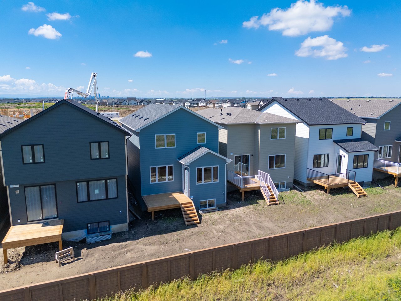 143 Belvedere Crescent SE