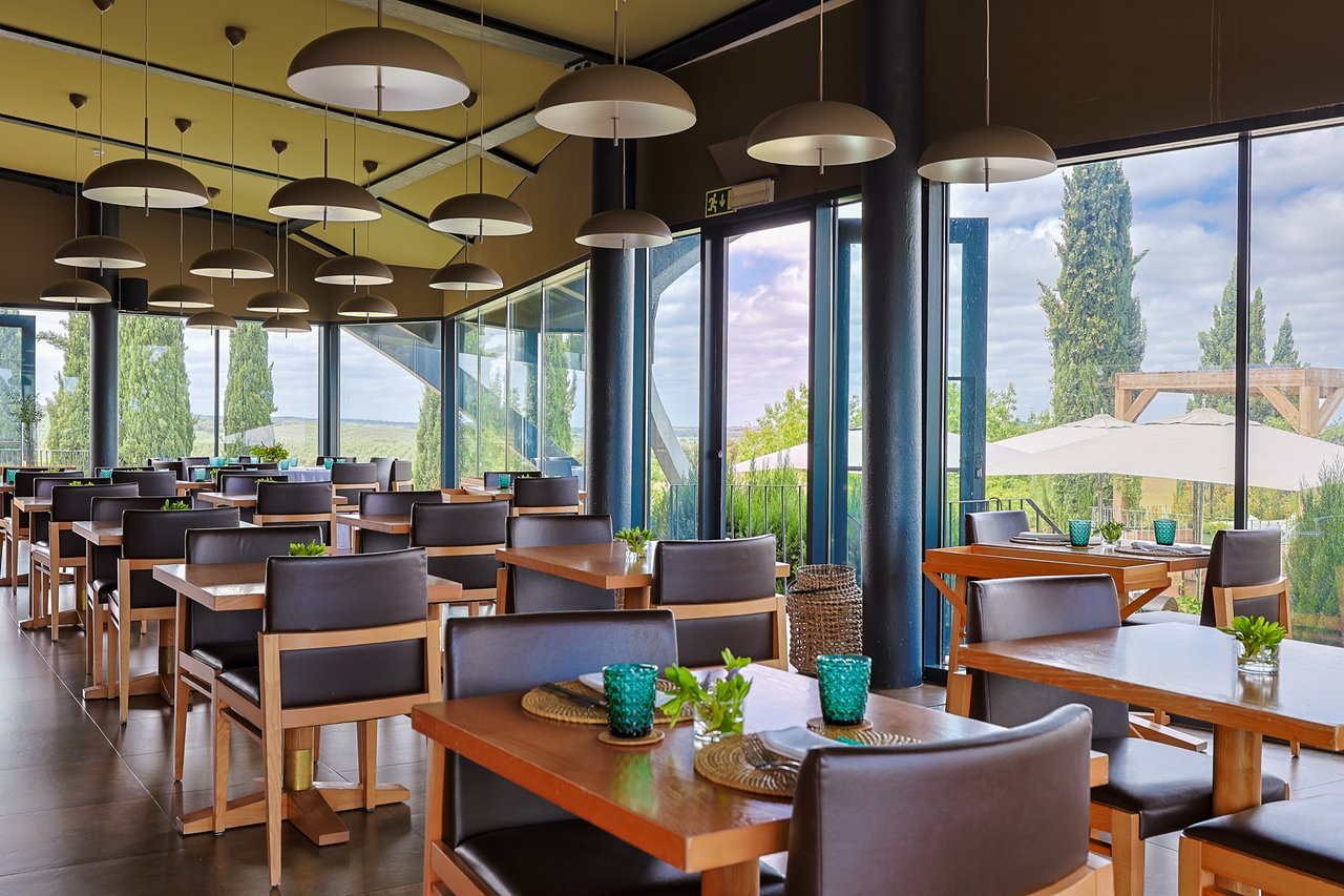 Luxury Wellness & Sports Retreat in Portugal with Expansion Upside & €1M+ Revenue