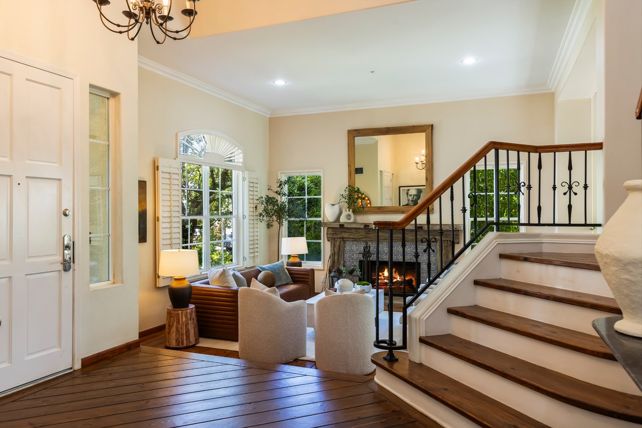 5985 Vista De La Luz