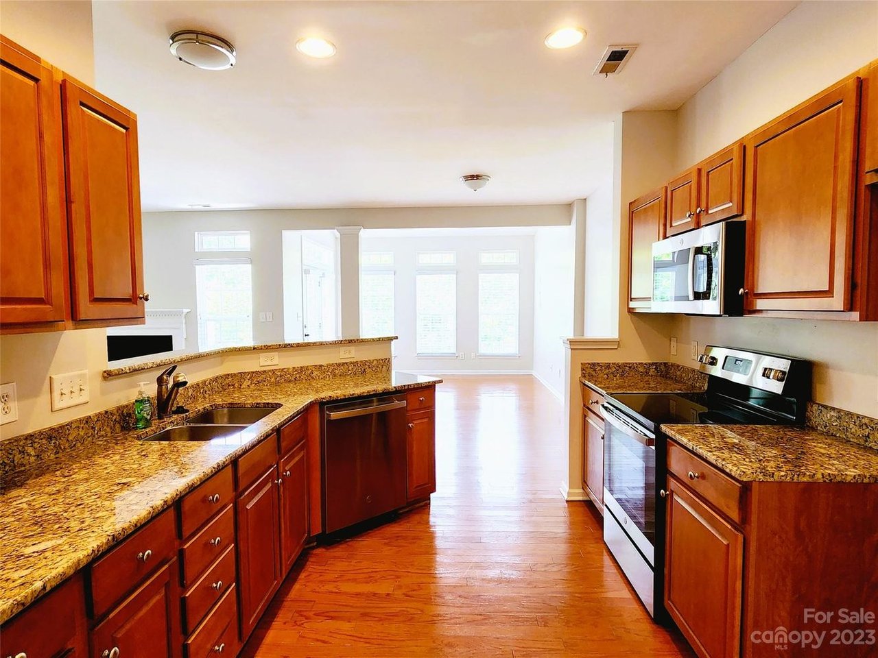 129 Beverly Chase Ln