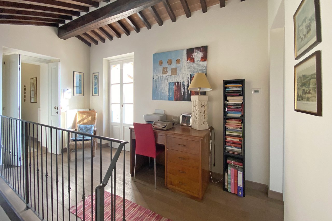 Delightful country house for sale in Castiglion Fiorentino, Arezzo
