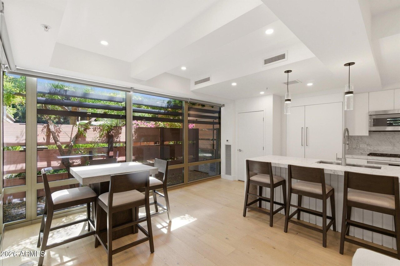 7131 E Rancho Vista Dr, #1001