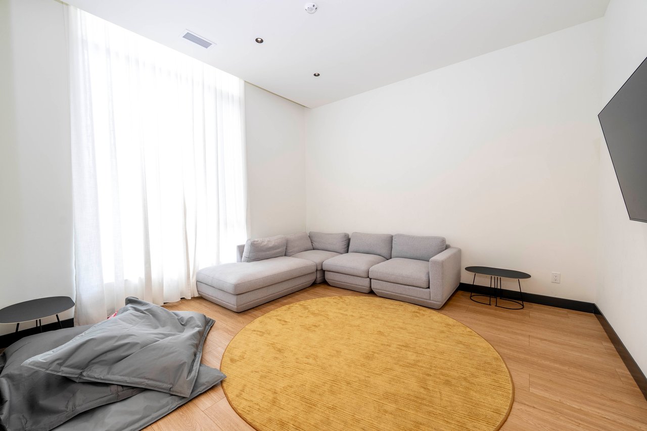 2 David Eyer Road, 525