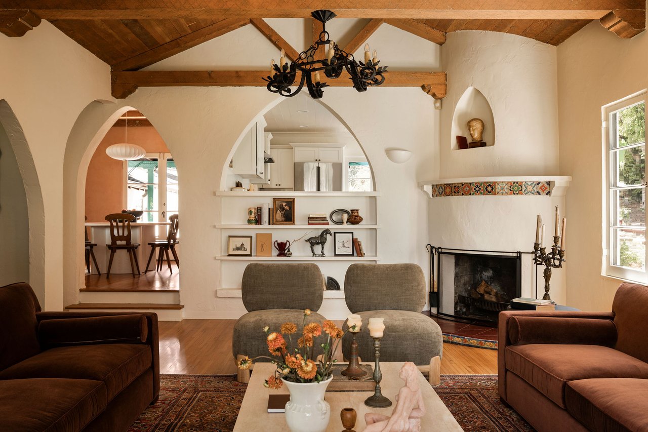 3895 Fredonia in Studio City
