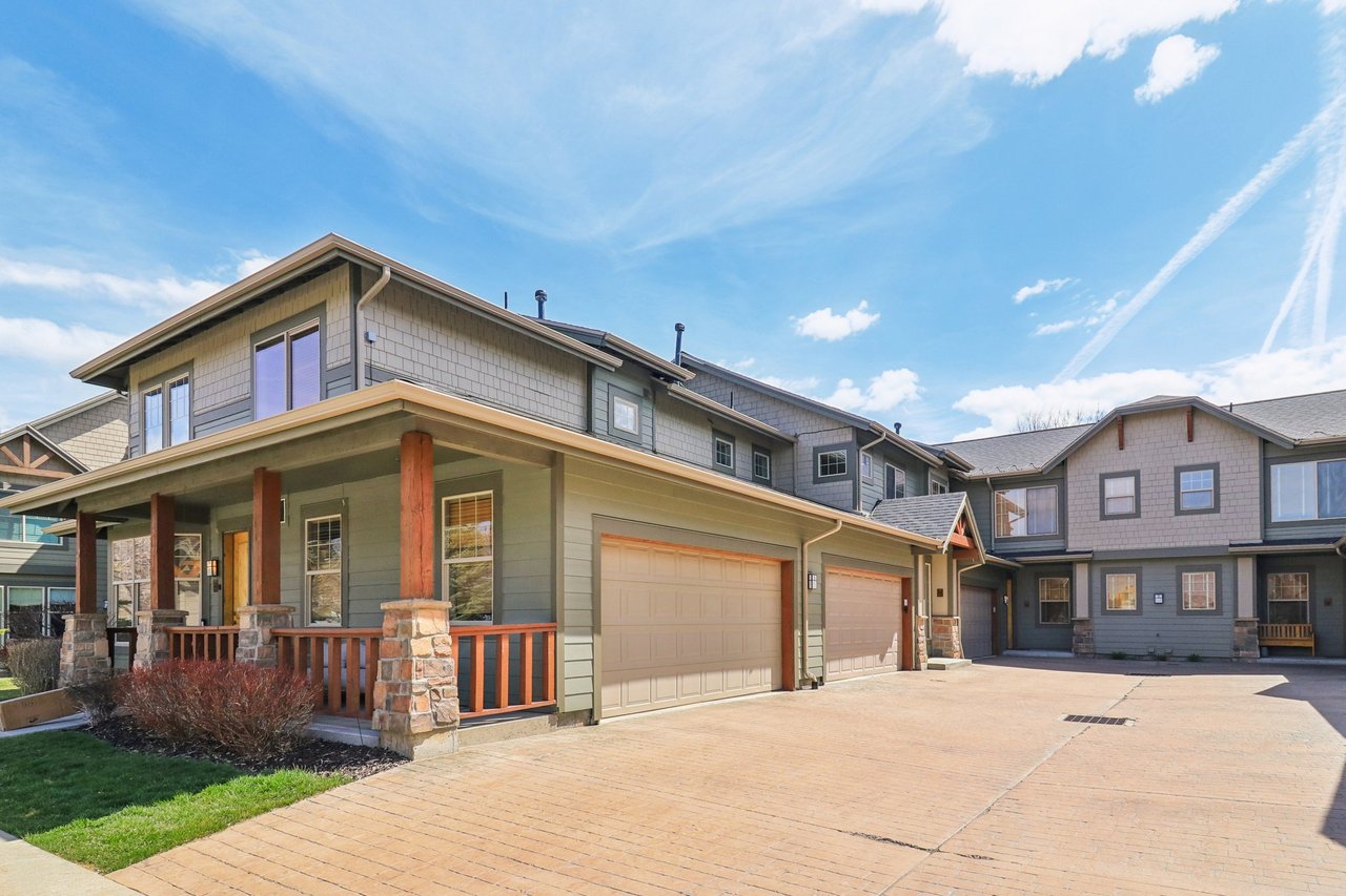 6010 N Fox Pointe