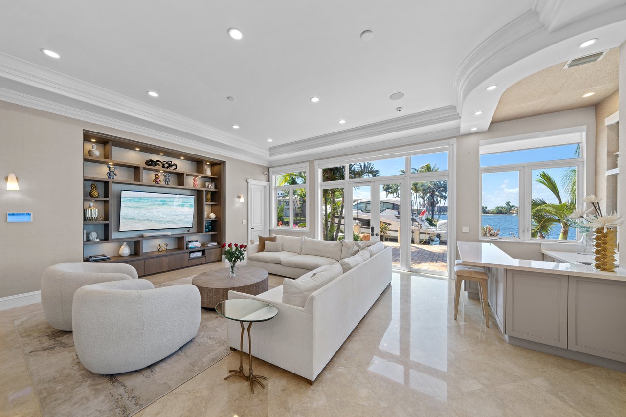 2593 SE 8th St, Pompano Beach, FL 33062