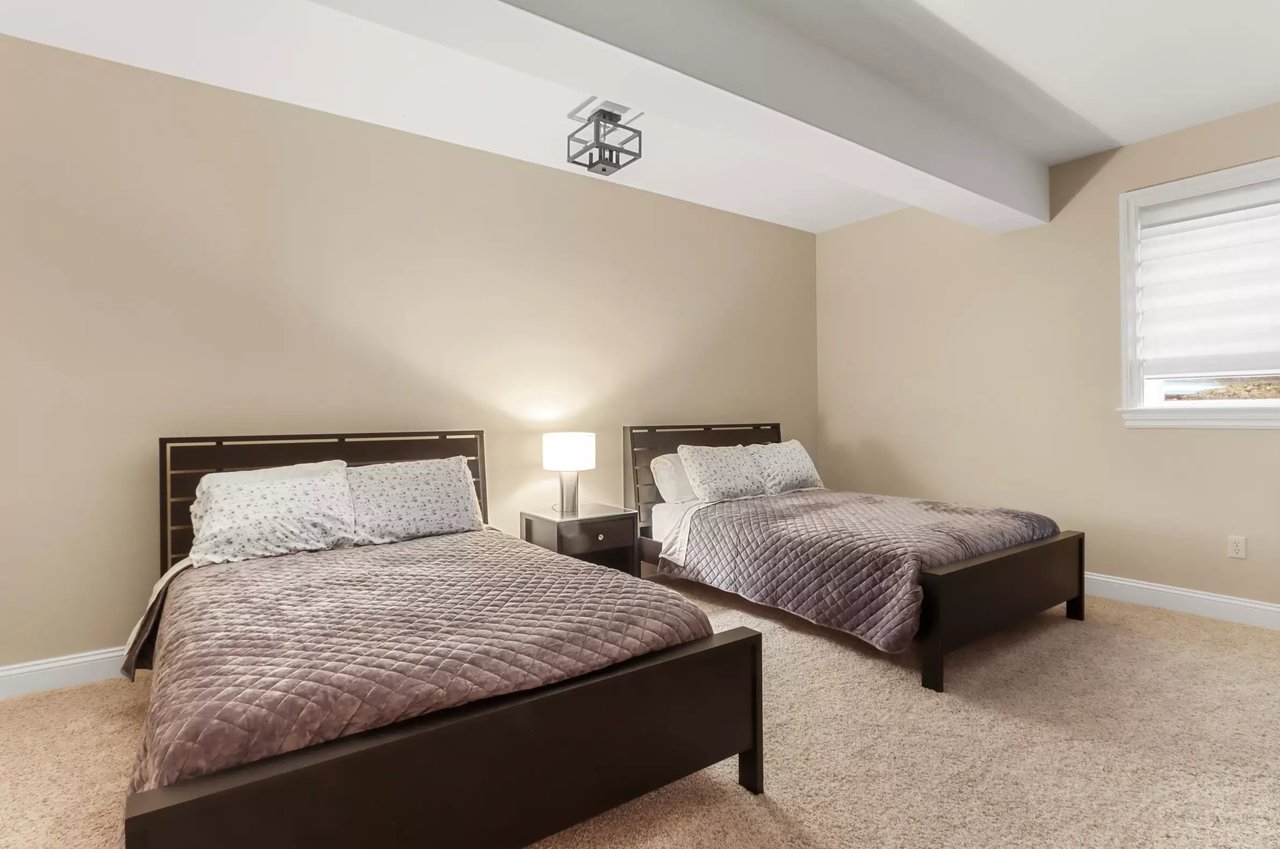 158 Abbey Springs Dr