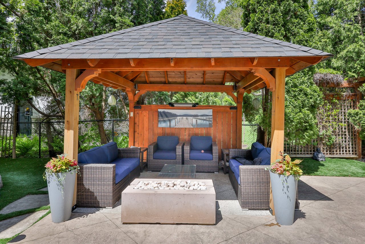 1277 Woodeden Dr