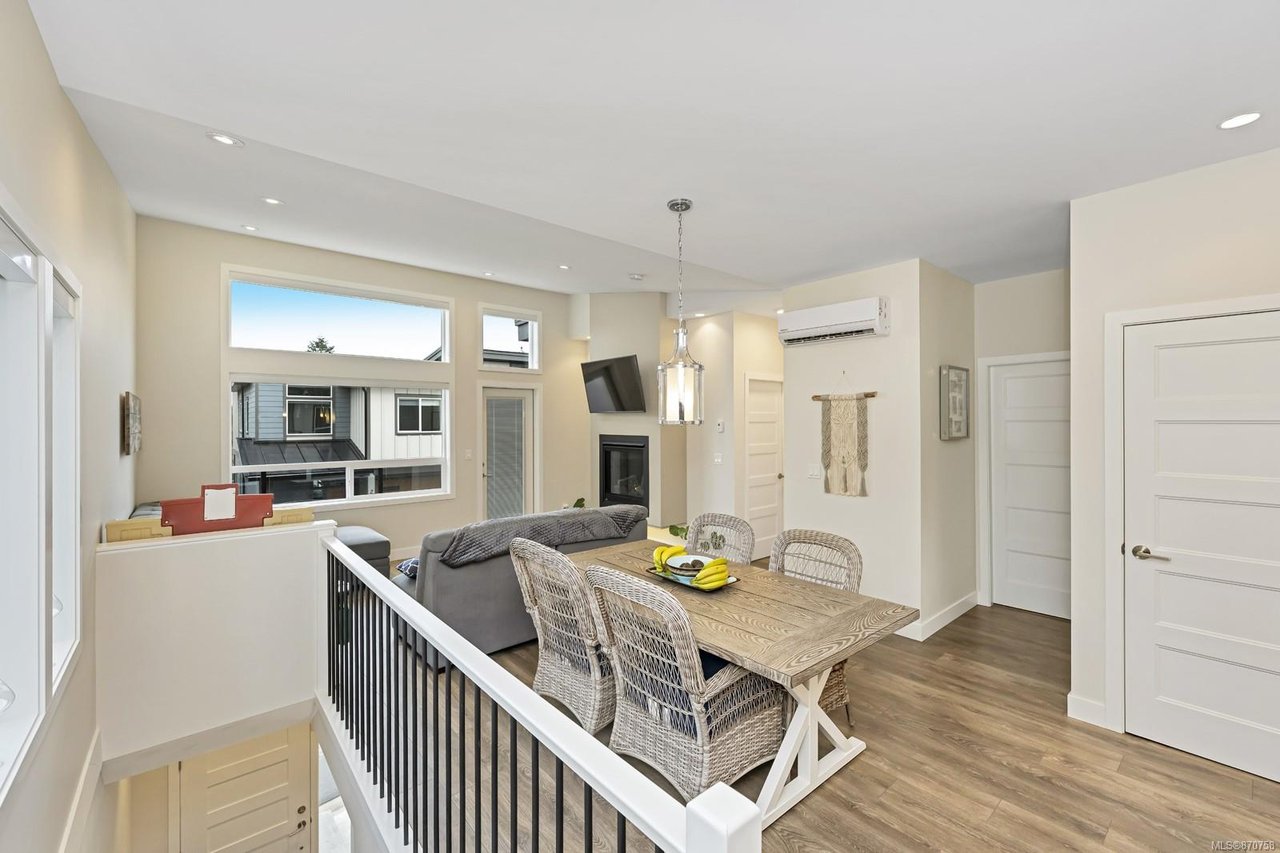 2214 Echo Valley Rise, Langford