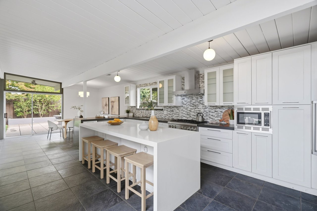 2418 Fairglen DR