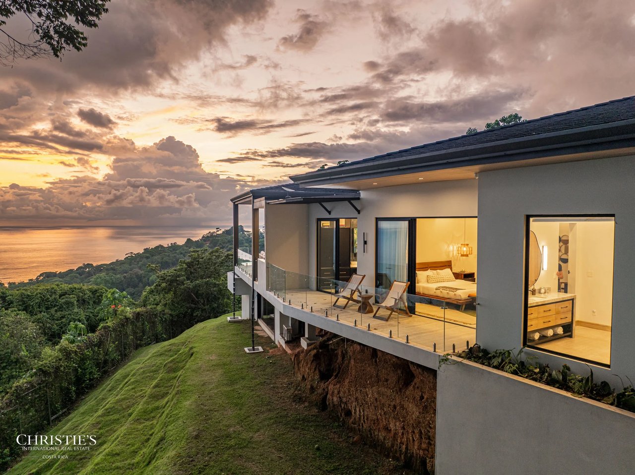 Majestic Cliff Residence Showcasing Spectacular Whitewater Views