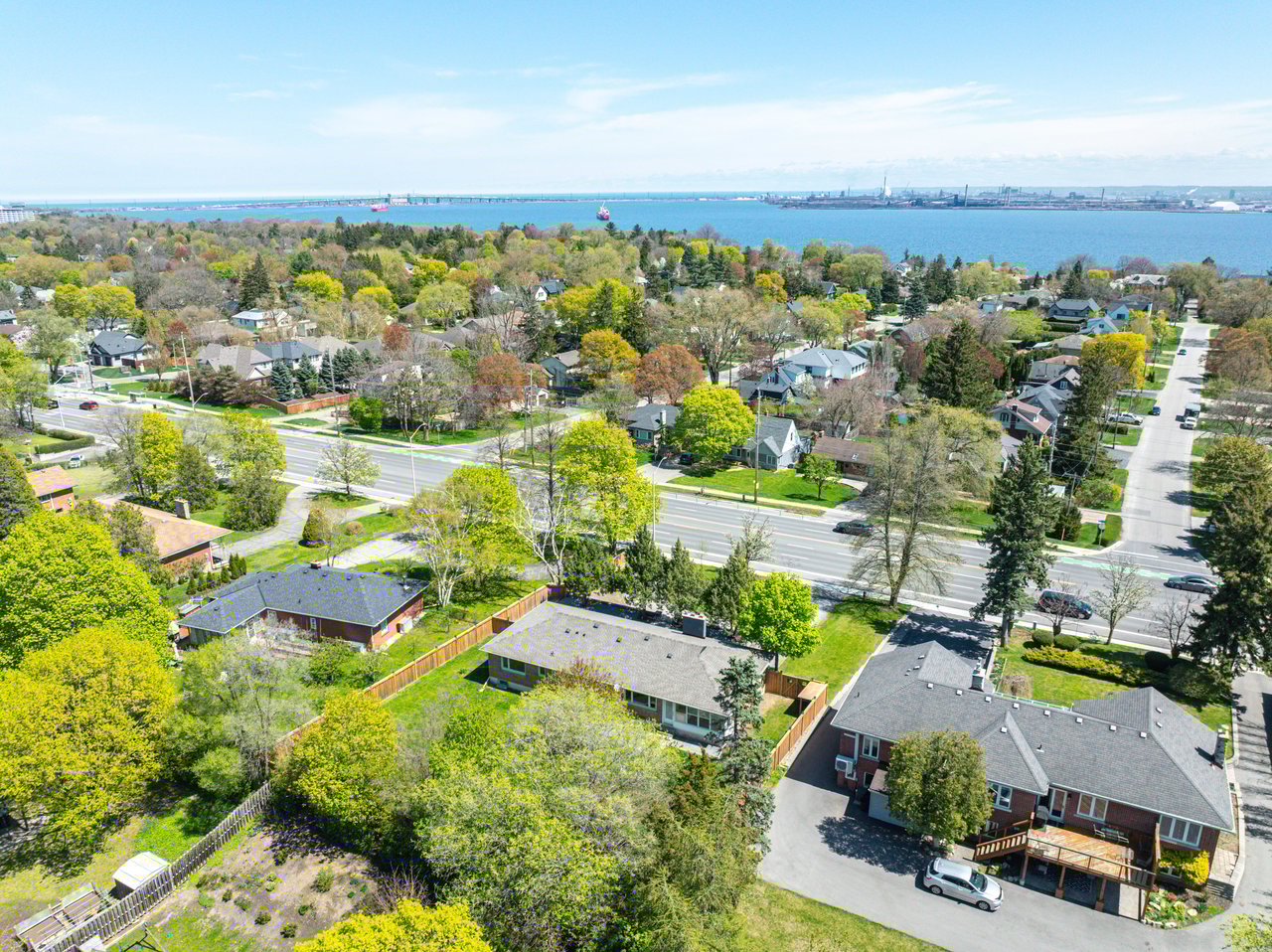 425 Plains Road W, Burlington