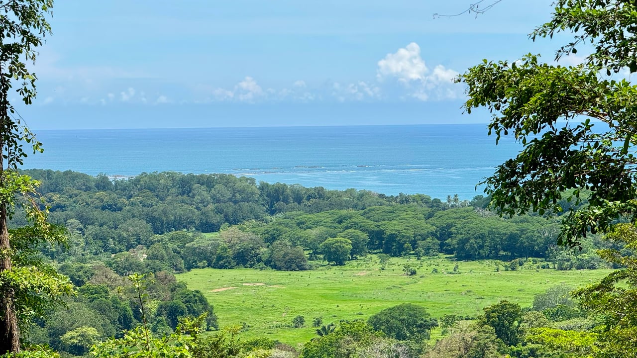 Exclusive and Unique Ocean Views lot in the Hills of Uvita!