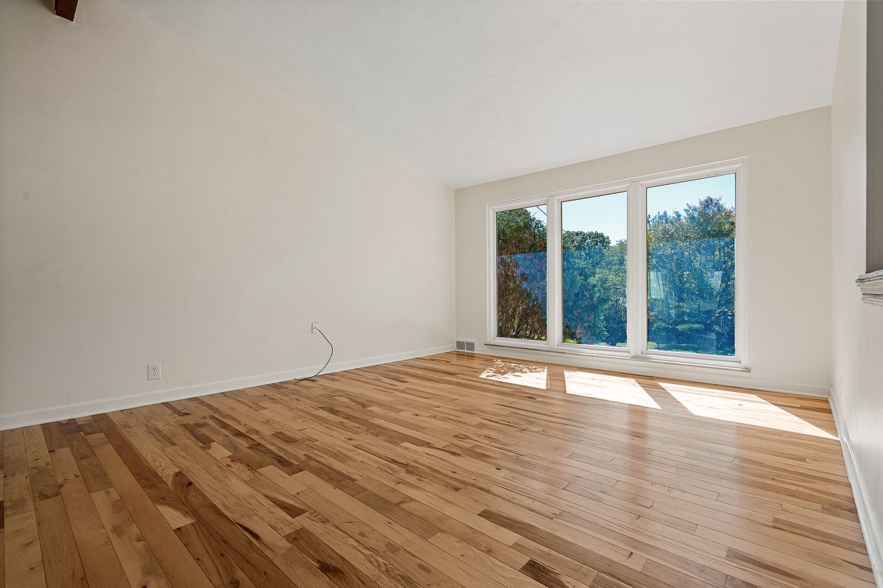1332 Foxboro Dr