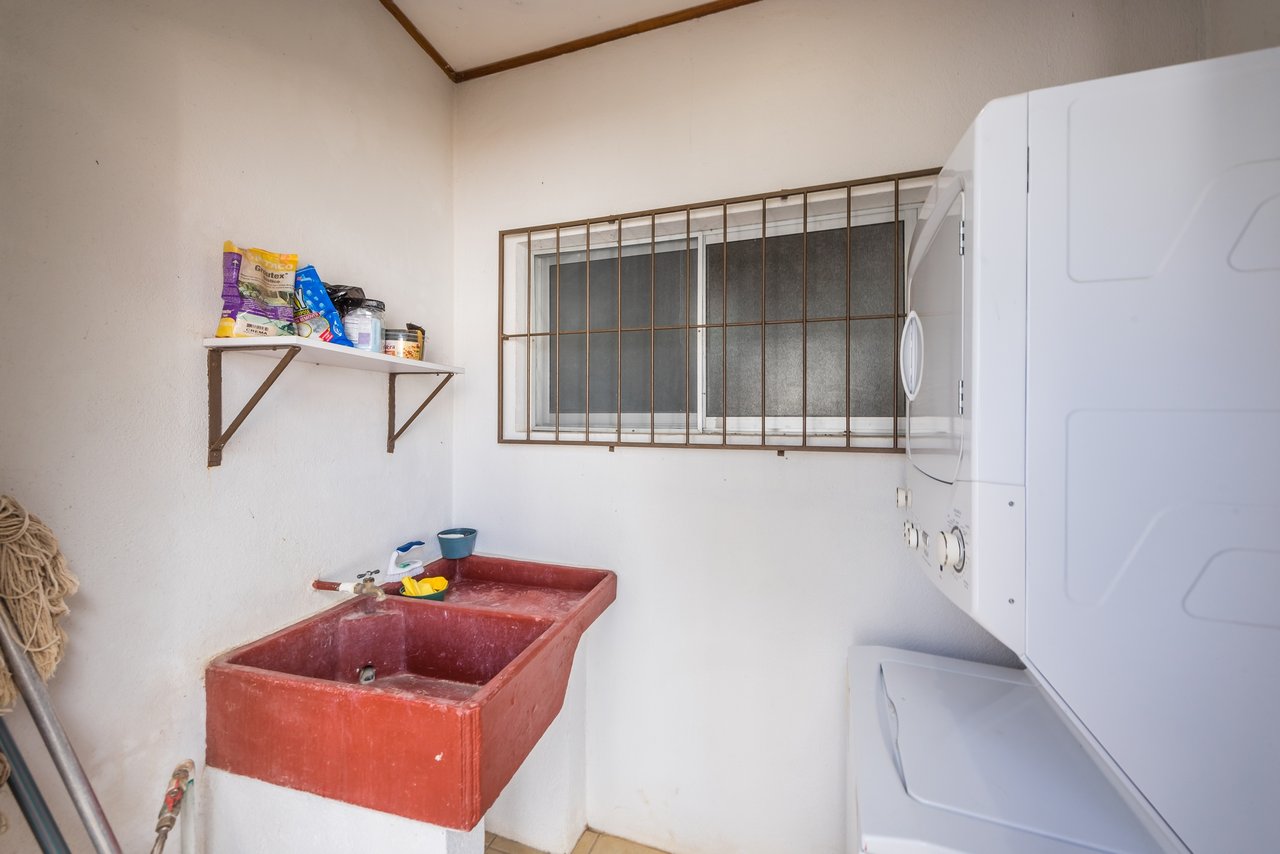 Casa Descanso | Fully Furnished Home Near Tamarindo Beach