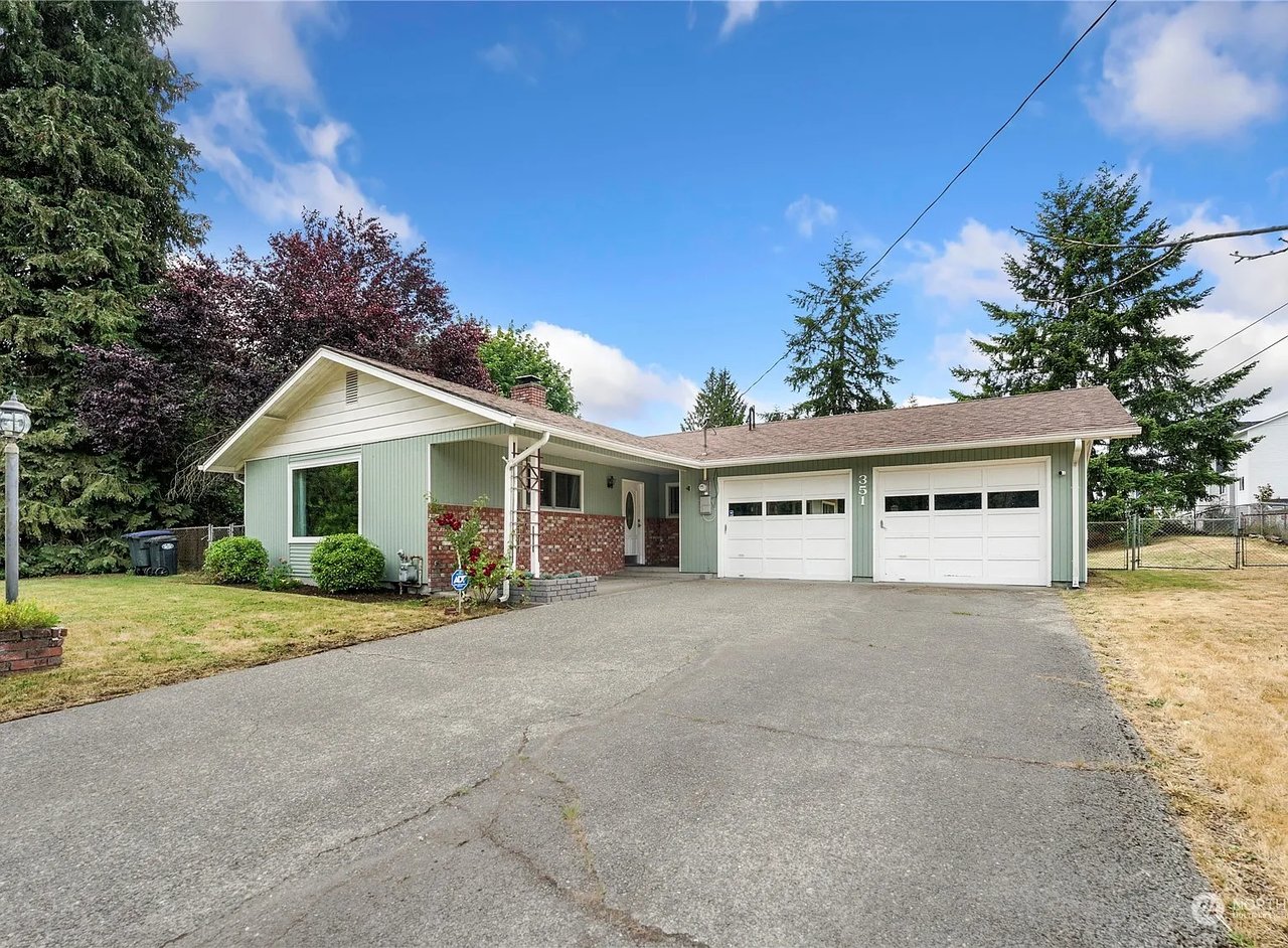 351 Choker Street SE