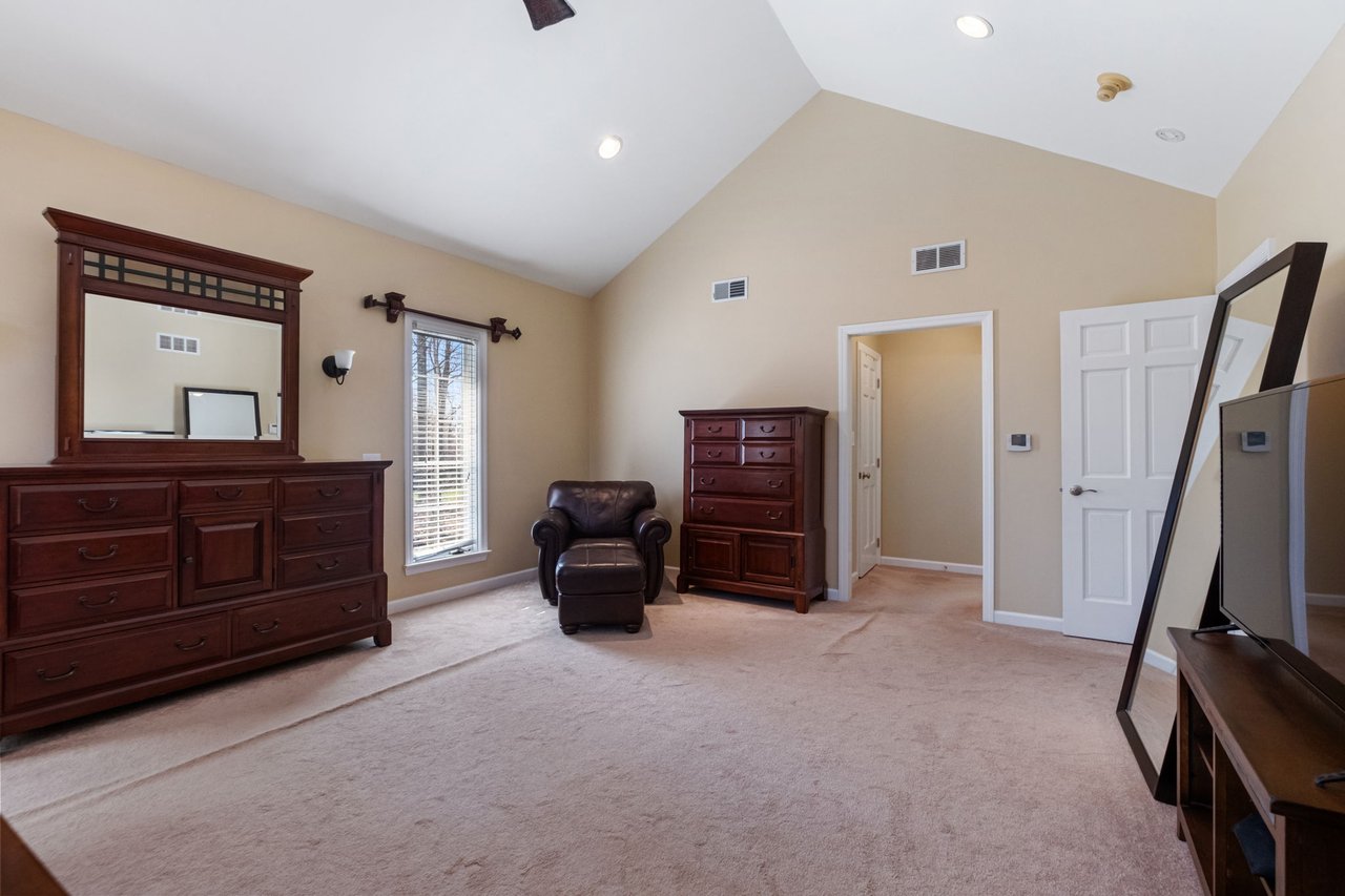 913 Highlander Circle