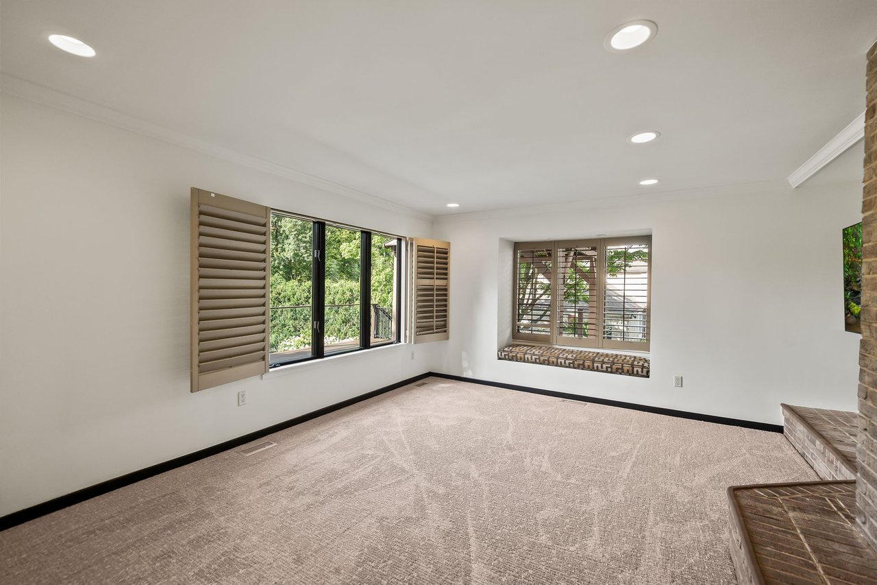 260 Woodwind Dr, Bloomfield Hills