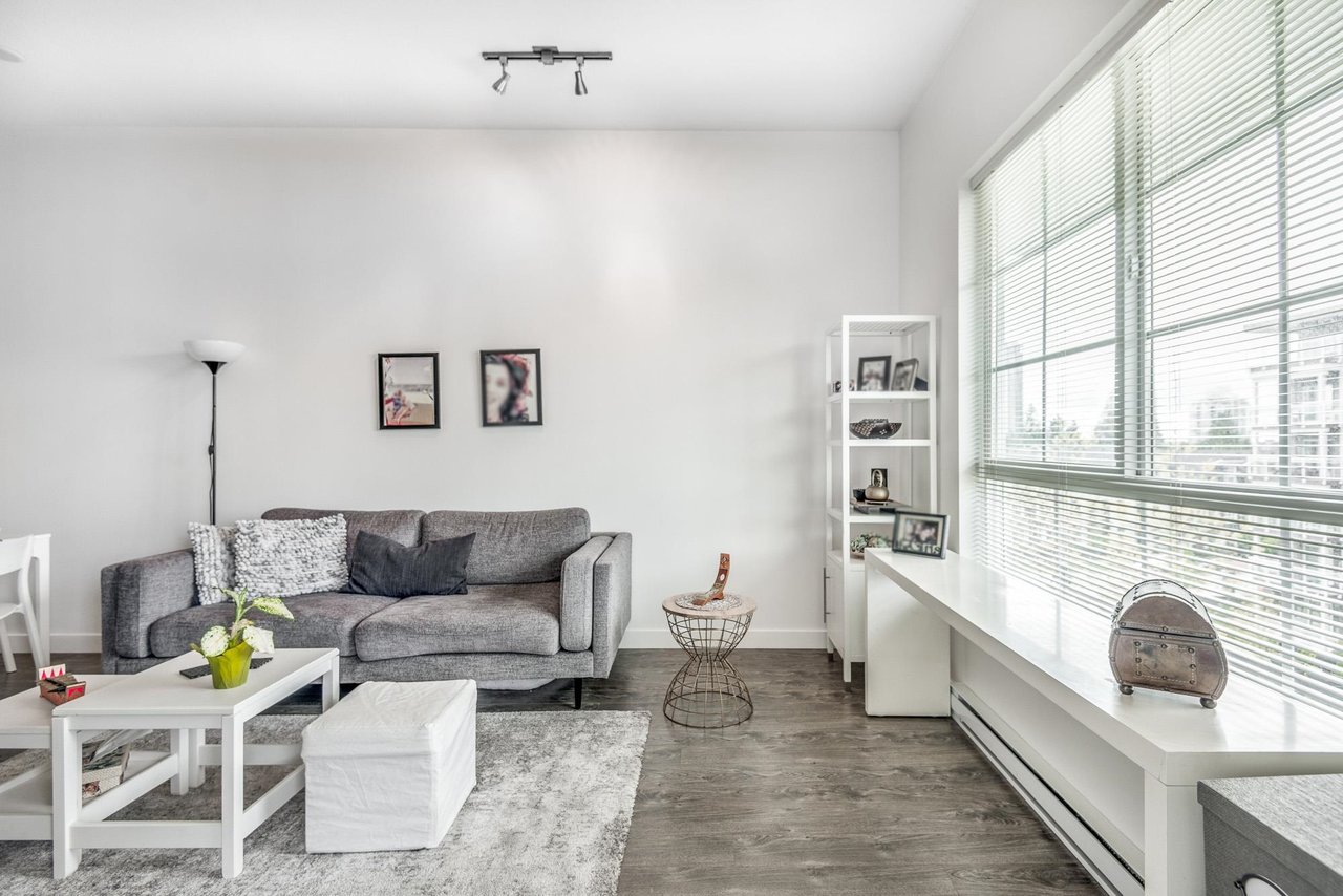 406-545 Foster Ave