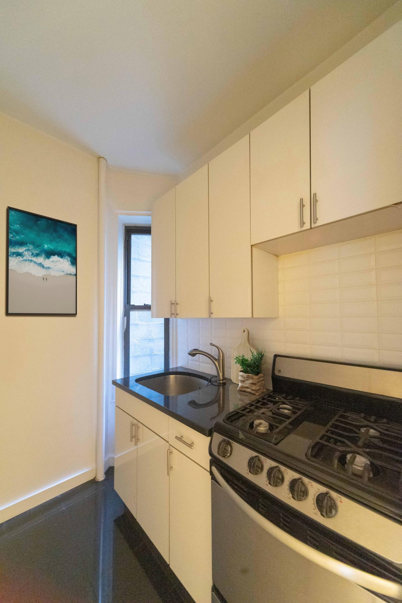 210 East 38th Street, Apt 2-D