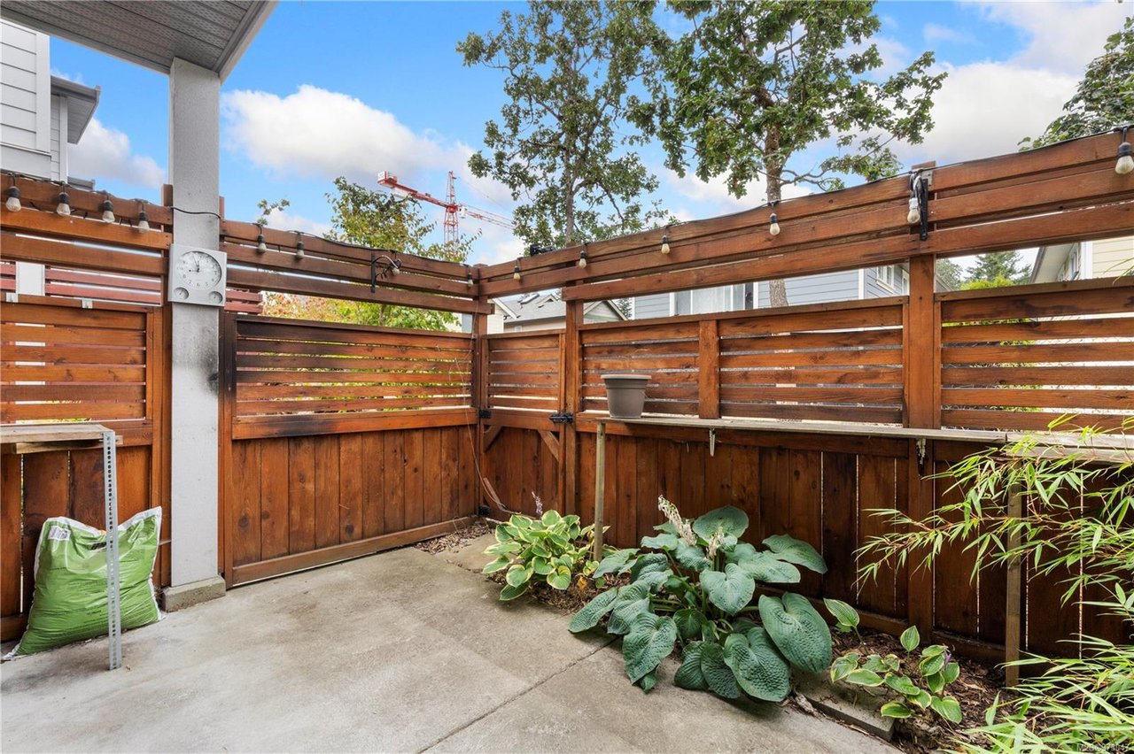 921 Whirlaway Cres