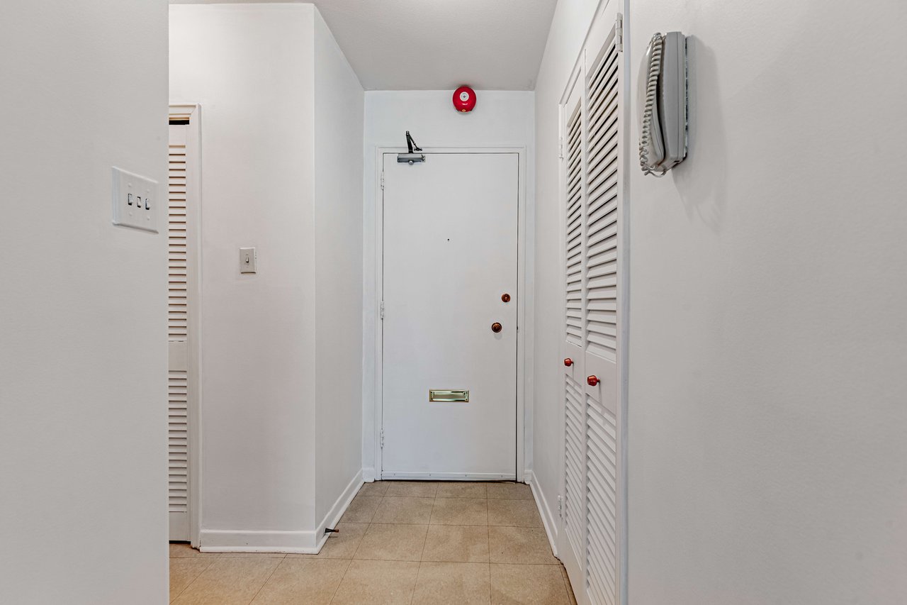 FOREST HILL OVERSIZED SUITE