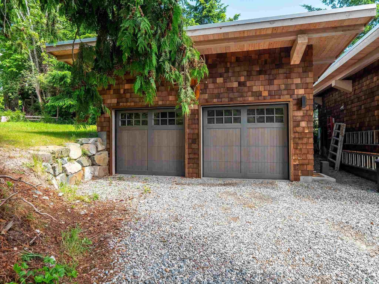6547 Sunshine Coast Hwy