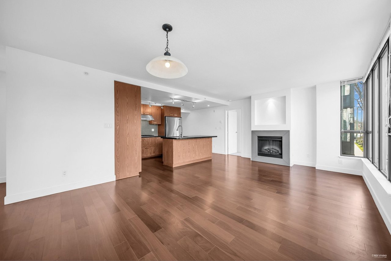 202-3228 Tupper St