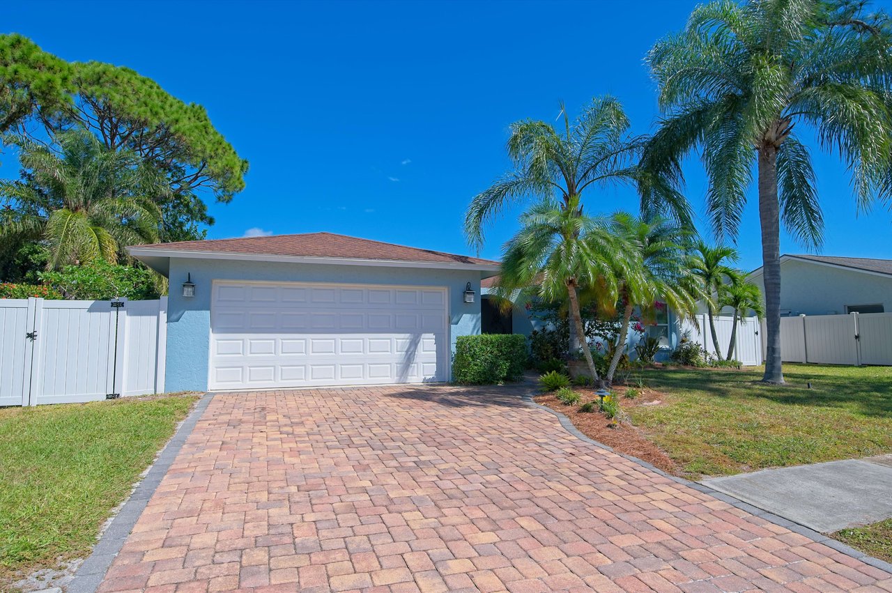 🏡🎉JUST SOLD🎉🏡 3947 LEMONWOOD DR, SARASOTA, FL 34232