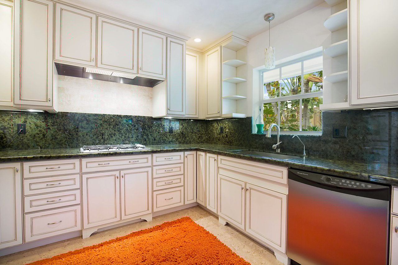 406 Venetian Dr