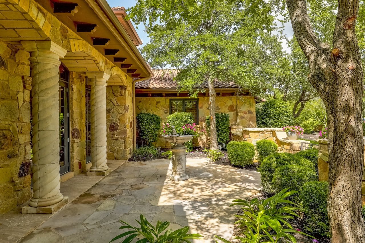 7728 Escala Dr