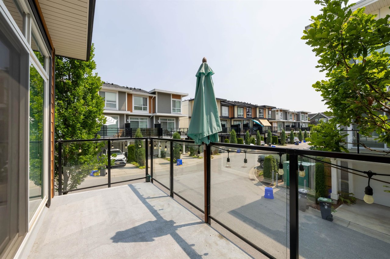 27-20857 77a Ave