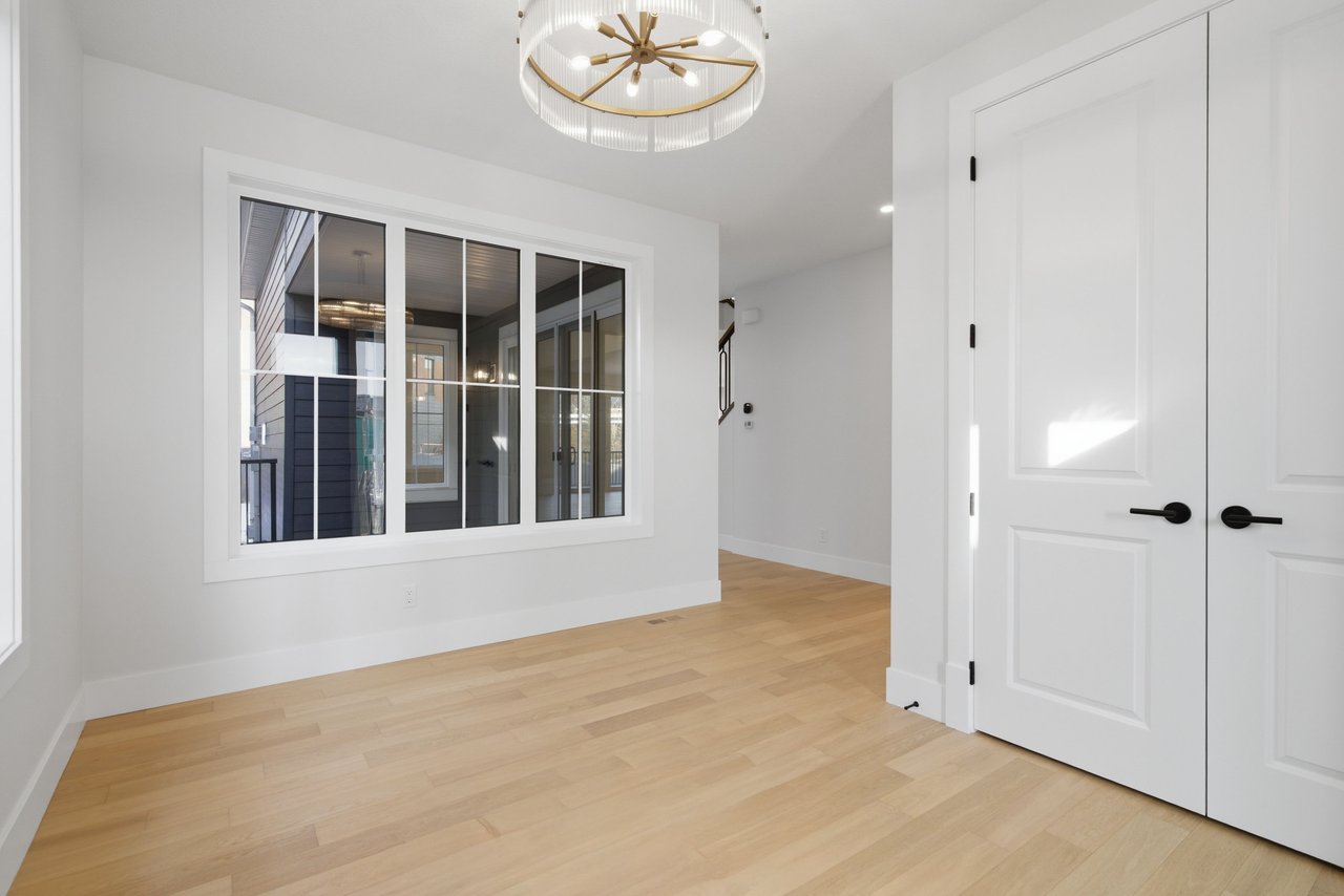 378 Bessborough Drive SW