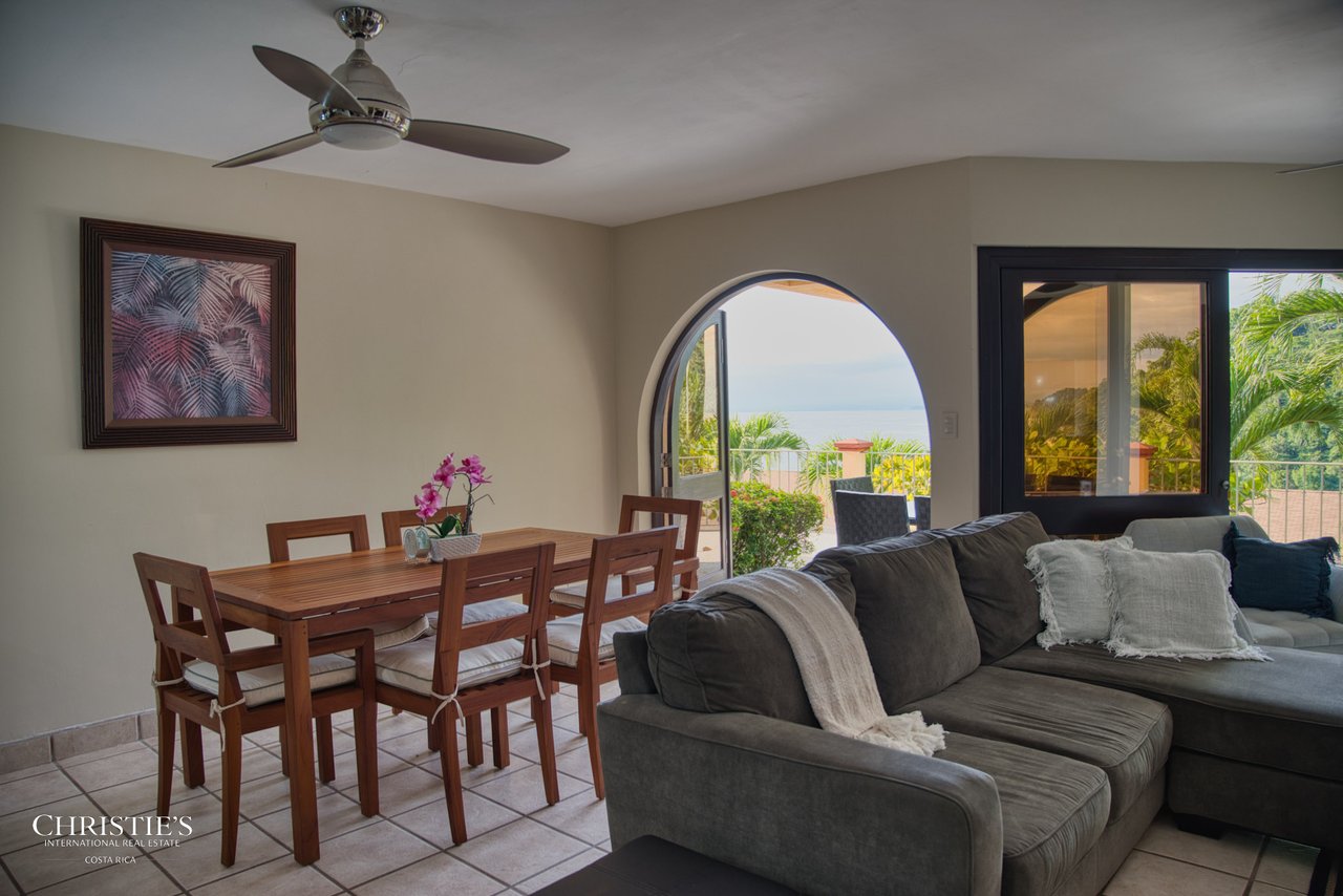 Exquisite Corner Townhouse with Panoramic Ocean Views – Faro Escondido