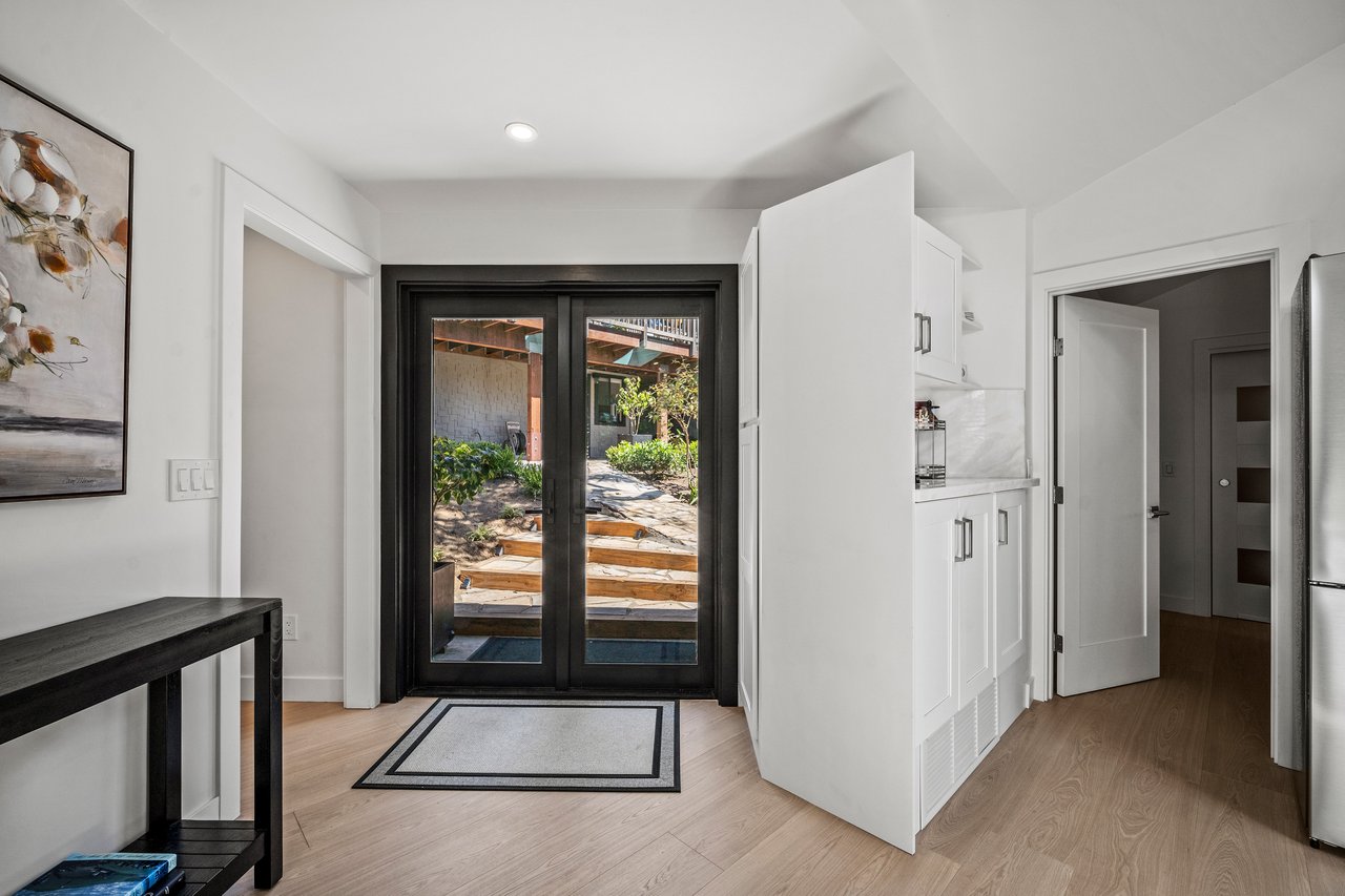The Gosling - Downtown Carmel Getaway