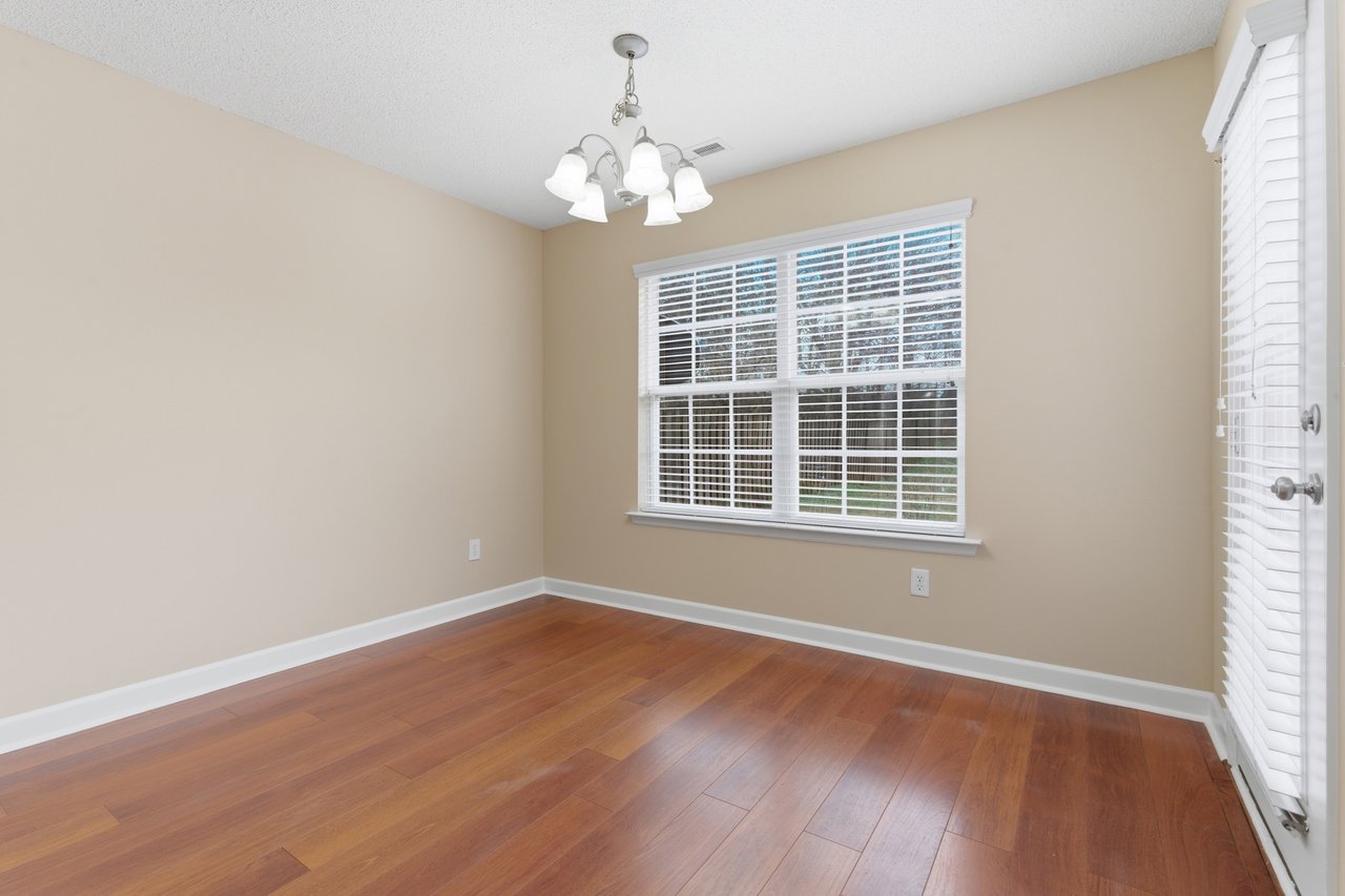 3 Bed 2 Bath Toney Property with Fully Fenced Yard!