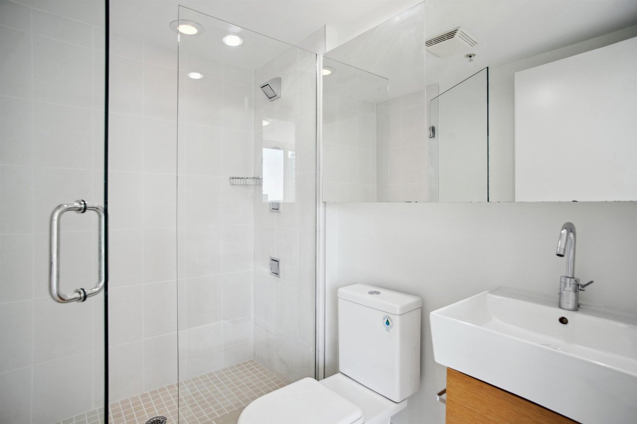 1801-565 Smithe St