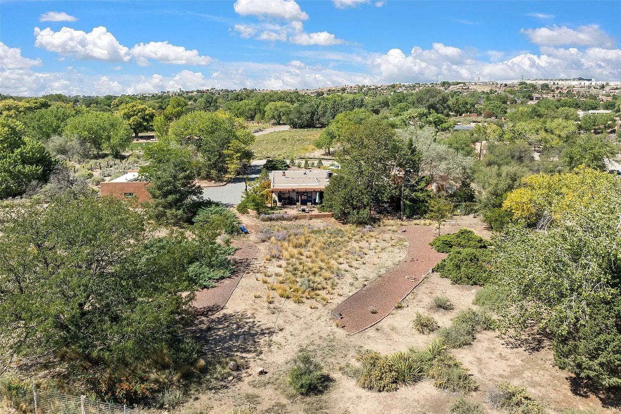 490 El Camino Campo